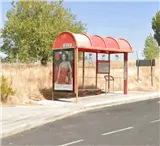 Marquesina publicitaria en la carretera de El Goloso M-616, al norte de Madrid